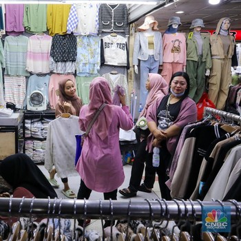 Pemandangan Pasar Tanah Abang Kini, Padat Pembeli Jelang Ramadan