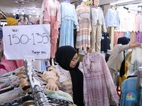 Fenomena Aneh 2024! Warga RI Malah Ngerem Beli Baju Saat Mau Lebaran