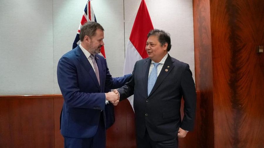 Menteri Koordinator Bidang Perekonomian Airlangga Hartarto bertemu dengan Menteri Industri dan Ilmu Pengetahuan Australia Hon. Ed Husic, di Melbourne, Senin sore (4/03).