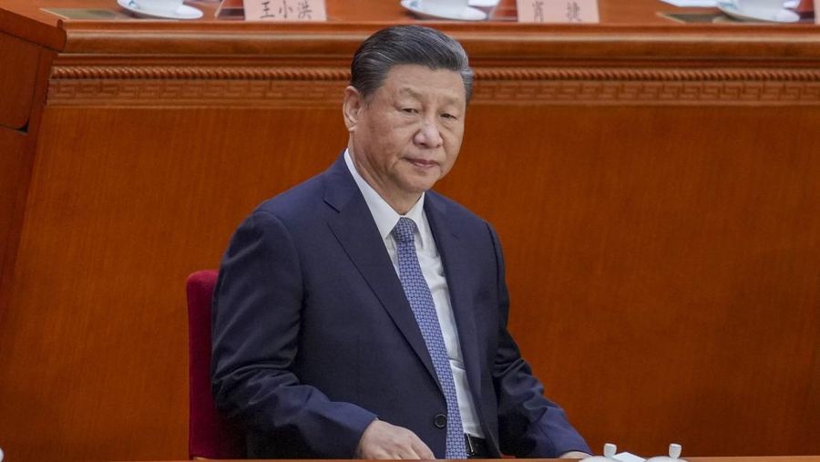 Presiden China Xi Jinping menghadiri sesi pembukaan Konferensi Konsultatif Politik Rakyat China di Aula Besar Rakyat di Beijing, Senin, 4 Maret 2024. (AP Photo/Tatan Syuflana)