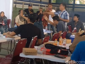 Rekapitulasi Sampang Diwarnai Hujan Protes hingga Tudingan Video Kecurangan