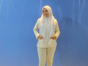 Saat Senyum Safira Mengembang Ketika Beasiswa yang Ditunggunya Datang