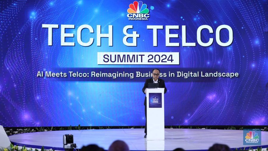 Menteri Komunikasi & Informatika RI Budi Arie Setiadi menjadi pembicara kunci di acara Tech & Telco Summit 2024 di Auditorium Menara Bank Mega, Jakarta, Selasa 5/3. (CNBC Indonesia/Tri Susilo)