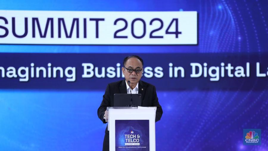 Menteri Komunikasi & Informatika RI Budi Arie Setiadi menjadi pembicara kunci di acara Tech & Telco Summit 2024 di Auditorium Menara Bank Mega, Jakarta, Selasa 5/3. (CNBC Indonesia/Tri Susilo)