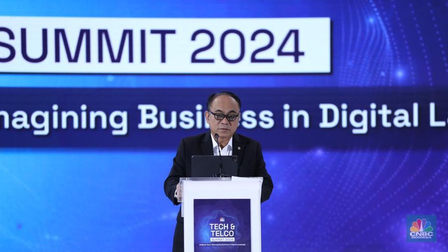 Menteri Komunikasi & Informatika RI Budi Arie Setiadi menjadi pembicara kunci di acara Tech & Telco Summit 2024 di Auditorium Menara Bank Mega, Jakarta, Selasa 5/3. (CNBC Indonesia/Tri Susilo)
