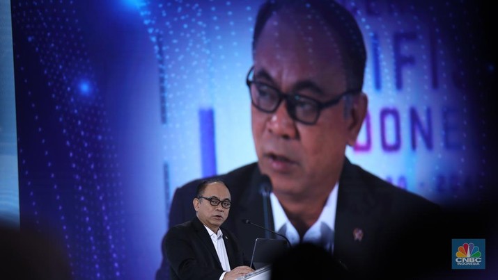 Menteri Komunikasi & Informatika RI Budi Arie Setiadi menjadi pembicara kunci di acara Tech & Telco Summit 2024 di Auditorium Menara Bank Mega, Jakarta, Selasa 5/3. (CNBC Indonesia/Tri Susilo)