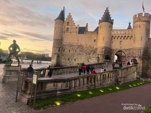Mengagumi Benteng Belgia Bak di Buku Cerita, Tempat Bertahan dari Viking