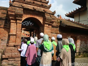 Jelang Ramadan, Peziarah Makam Sunan Kudus Capai 5.000 Orang Per Hari