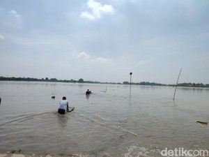 Tanggul Sungai Sadar Mojokerto Jebol Picu Banjir yang Rendam Ratusan Rumah