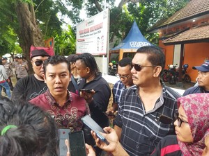 Merasa Dicurangi, Caleg NasDem dan Pendukung Demo Bawaslu Banyuwangi