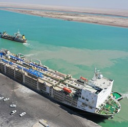 Penampakan 'Kapal Kematian' dari Kuwait, Bikin Satu Kota Bau Busuk