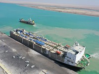 Penampakan 'Kapal Kematian' dari Kuwait, Bikin Satu Kota Bau Busuk