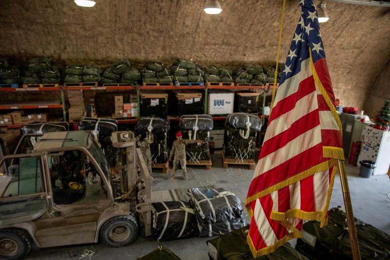ISRAEL-PALESTINIANS/GAZA-AID DROP-US MILITARY U.S. Air Force drops humanitarian aid for Gaza residents, in this screengrab from a video released on March 5, 2024. US Central Command via X/Handout via REUTERS THIS IMAGE HAS BEEN SUPPLIED BY A THIRD PARTY