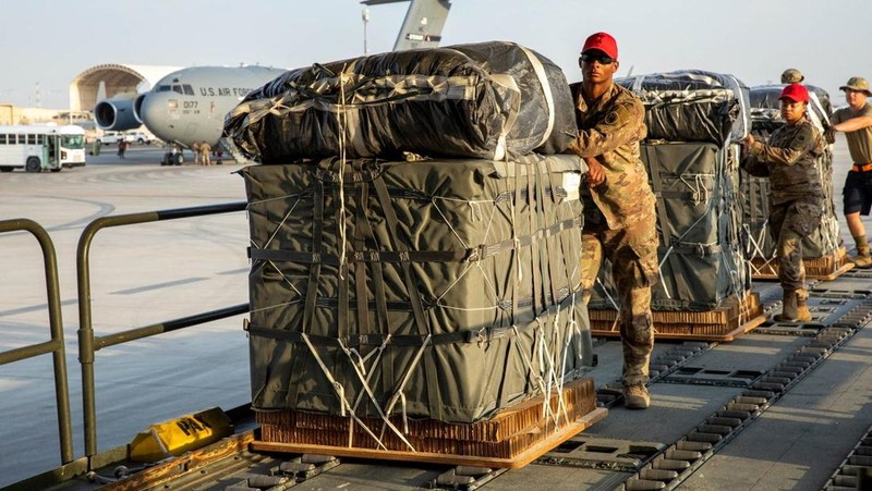 U.S. Air Force drops humanitarian aid for Gaza residents, in this screengrab from a video released on March 5, 2024. US Central Command via X/Handout via REUTERS    THIS IMAGE HAS BEEN SUPPLIED BY A THIRD PARTY