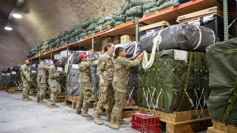 U.S. Air Force drops humanitarian aid for Gaza residents, in this screengrab from a video released on March 5, 2024. US Central Command via X/Handout via REUTERS    THIS IMAGE HAS BEEN SUPPLIED BY A THIRD PARTY