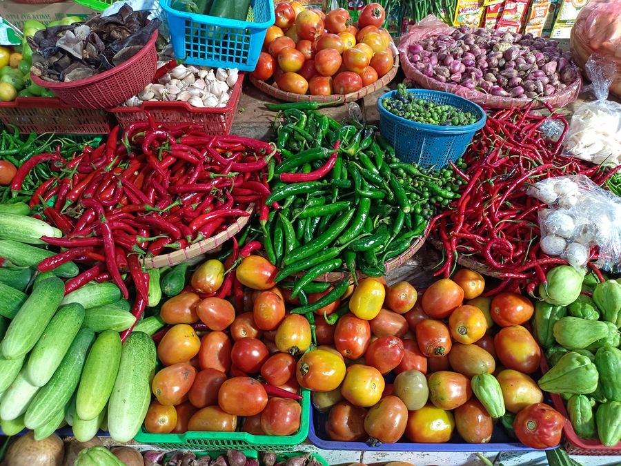 Jelang Ramadan, Harga Pangan di Pasar Tradisional Berterbanga. (CNBC Indonesia/Martya Sari)