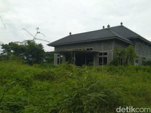 Rumdin Walkot Tasik Terbengkalai, Kini Bak Rumah Hantu