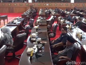 27 Anggota DPRD Jambi Absen Saat Rapat Paripurna Usai Pemilu