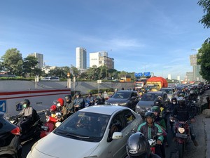 Ada Galian, Jalan TB Simatupang Arah Pasar Rebo Macet