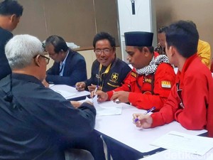 Ganjar-Mahfud Tumbang, PDIP Ogah Tanda Tangan Hasil Pleno KPU Karawang