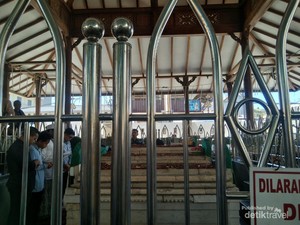 Menjelang Ramadan, Saatnya Ziarah ke Makam Sunan Gresik