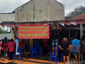 Warga Klaten Pasang Spanduk Tolak Pembongkaran Pos Kamling, Ini Alasannya