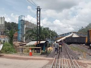 1 Tewas-8 Luka Usai Crane Flyover Roboh Timpa KA Babaranjang di Muara Enim