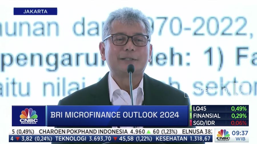 Direktur Utama BRI, Sunarso memberi sambutan di acara BRI Microfinance Outlook 2024, Jakarta, 7/4. (Tangkapan Layar Youtube)