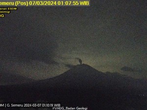 Gunung Semeru Erupsi Semburkan Material Vulkanik Setinggi 600 Meter