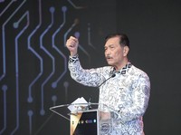 Luhut Pamer Bawa Investasi Raksasa dari China