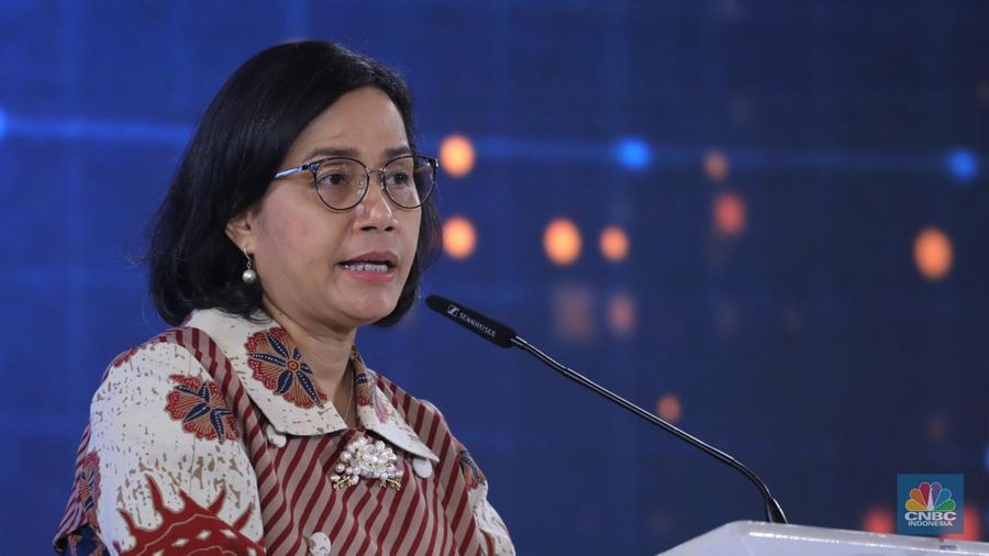 Menteri Keuangan RI, Sri Mulyani memberi sambutan di acara BRI Microfinance Outlook 2024, Jakarta, 7/4.  (CNBC Indonesia/Tri Susilo)