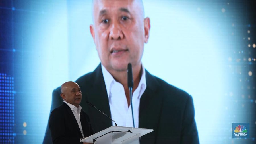 Menteri Koperasi dan UKM, Teten Masduki memberi sambutan di acara BRI Microfinance Outlook 2024, Jakarta, 7/4. (CNBC Indonesia/Tri Susilo)