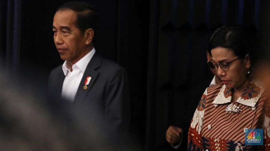 Presiden RI Joko Widodo di acara BRI Microfinance Outlook 2024, Jakarta, 7/4. (CNBC Indonesia/Tri Susilo)