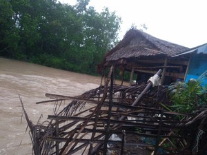 2 Rumah Warga di Buol Hanyut Diterjang Banjir, 40 Lainnya Terendam