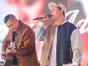 Cakra Khan dan Ade Govinda Bikin Panggung dPop Music Day Makin Panas!