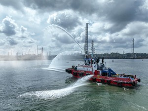 Kilang Pertamina Internasional Latihan Kesiapan Antisipasi Tumpahan Minyak di Laut