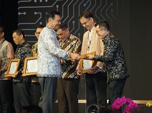 Luhut Perintahkan Instansi Pemerintah Terus Pakai Produk Dalam Negeri!