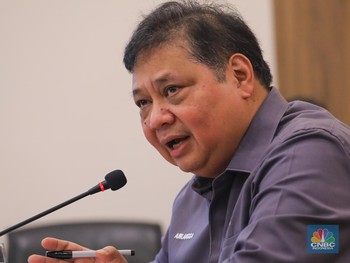 Makan Siang Gratis Pakai Dana BOS? Ini Penjelasan Lengkap Airlangga!