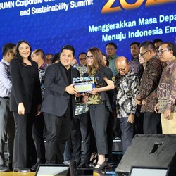 MIND ID Dapat Penghargaan Best Corporate Handling dari Erick Thohir