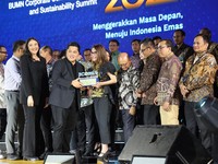 MIND ID Dapat Penghargaan Best Corporate Handling dari Erick Thohir