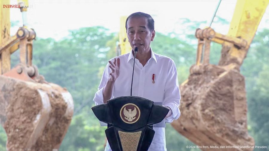 Presiden Joko Widodo saat melakukan Groundbreaking Paralympic Training Center, Karanganyar, (8/3/2024). (Tangkapan Layar Youtube Sekretariat Presiden)