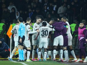 Hampir Saja, Bayer Leverkusen!