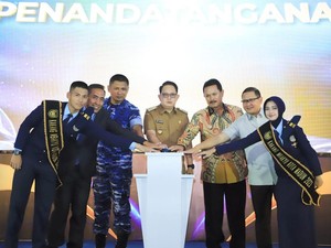 Pj Gubernur Jatim-Walkot Madiun Resmikan Gedung Baru SMAN 3 Taruna Angkasa
