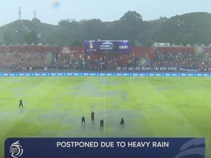 Liga 1: Babak Kedua Persik Vs RANS Dilanjutkan Usai Terhenti Satu Jam