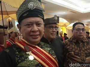 Ketua MPR RI Diberi Gelar Melayu di Momen Penabalan Sultan Kotapinang
