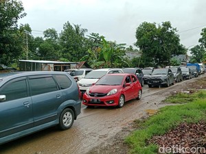 Lalin Poros Takalar Macet Parah Sore Ini, Antrean Kendaraan Mengular 4 Km