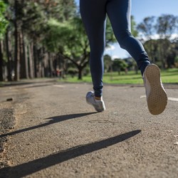 Studi Ungkap Cara Jalan Kaki yang Bisa Hancurkan Lemak Perut
