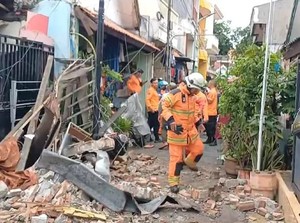 5 Fakta Ibu Hamil Terjebak dalam Rumah Runtuh di Surabaya