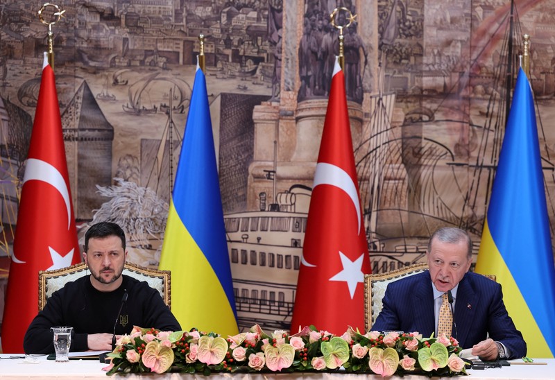 Presiden Ukraina Volodymyr Zelensky bertemu Presiden Turki Recep Tayyip Erdogan. (Presidential Press Office/Handout via REUTERS) Presiden Ukraina Volodymyr Zelensky bertemu Presiden Turki Recep Tayyip Erdogan. (Presidential Press Office/Handout via REUTERS)