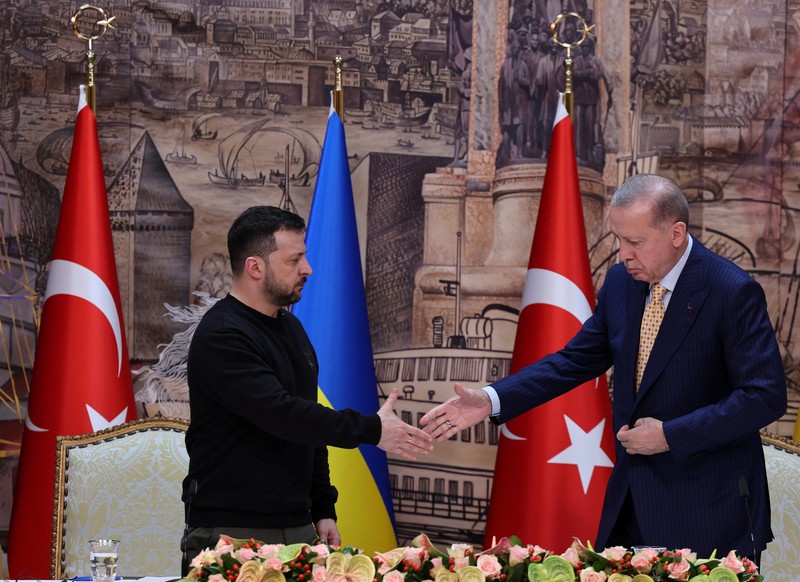 Presiden Ukraina Volodymyr Zelensky bertemu Presiden Turki Recep Tayyip Erdogan. (Presidential Press Office/Handout via REUTERS)